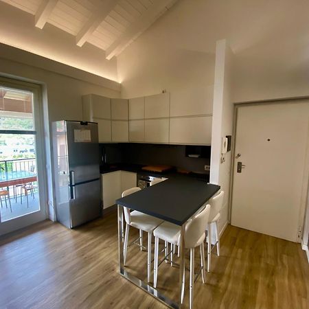 Modern Apartment With Terrace And Mezzanine Floor Colico Luaran gambar
