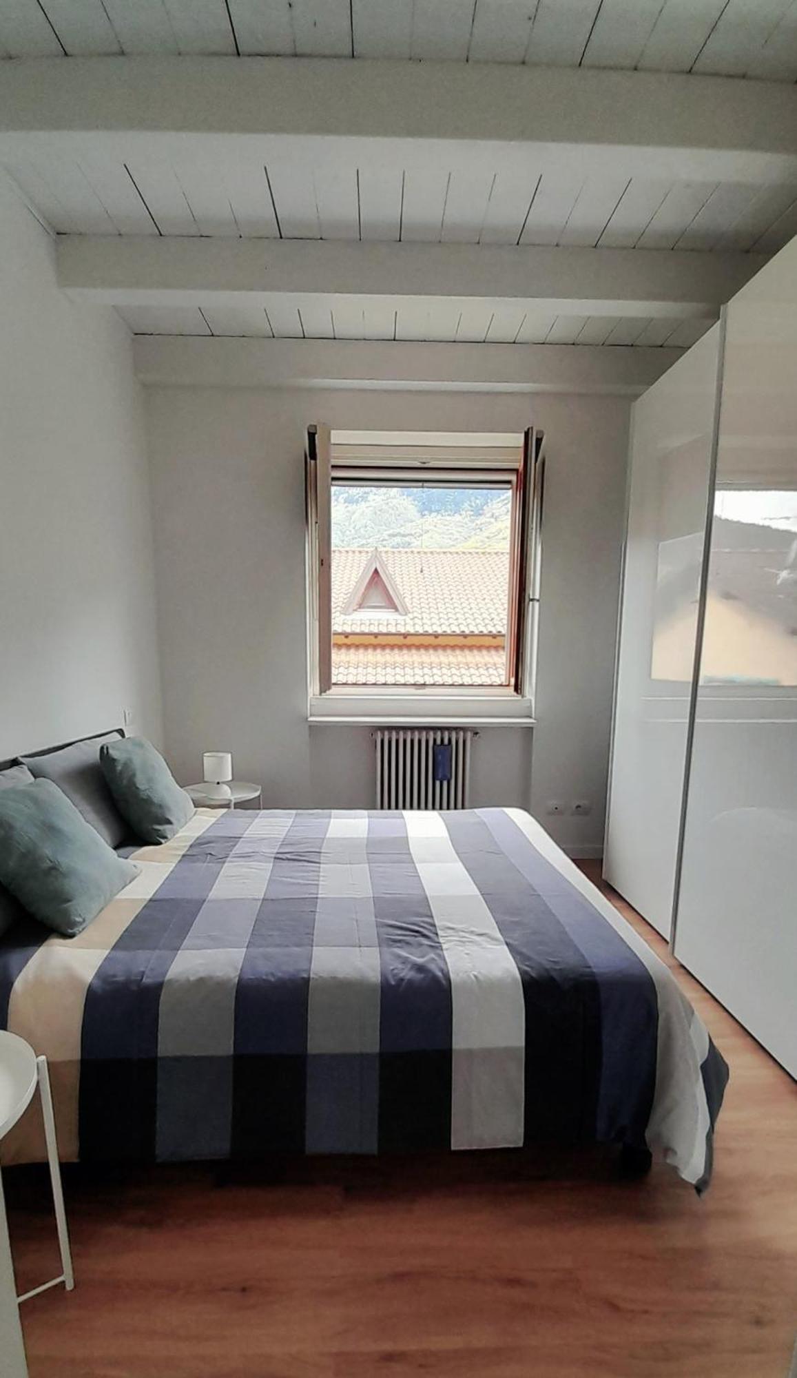Modern Apartment With Terrace And Mezzanine Floor Colico Luaran gambar